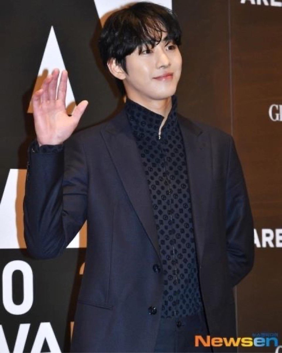 PloyVoranan's tweet photo. 2022.11.23 수상을 진심으로 축하합니다🎉🎉👏
Congratulations on winning the award🎉🎉👏 #ARENAKOREA #AAwards
#안효섭 #AhnHyoSeop #PaulAhn #อันฮโยซอบ #安孝燮 #アンヒョソプ #사내맞 #강사장 #강태무 #KangTaeMoo #너의시간속으로 #ATimeCalledYou #낭만닥터김사부3 #DrRomantic3 https://t.co/y8QGLkCfaK