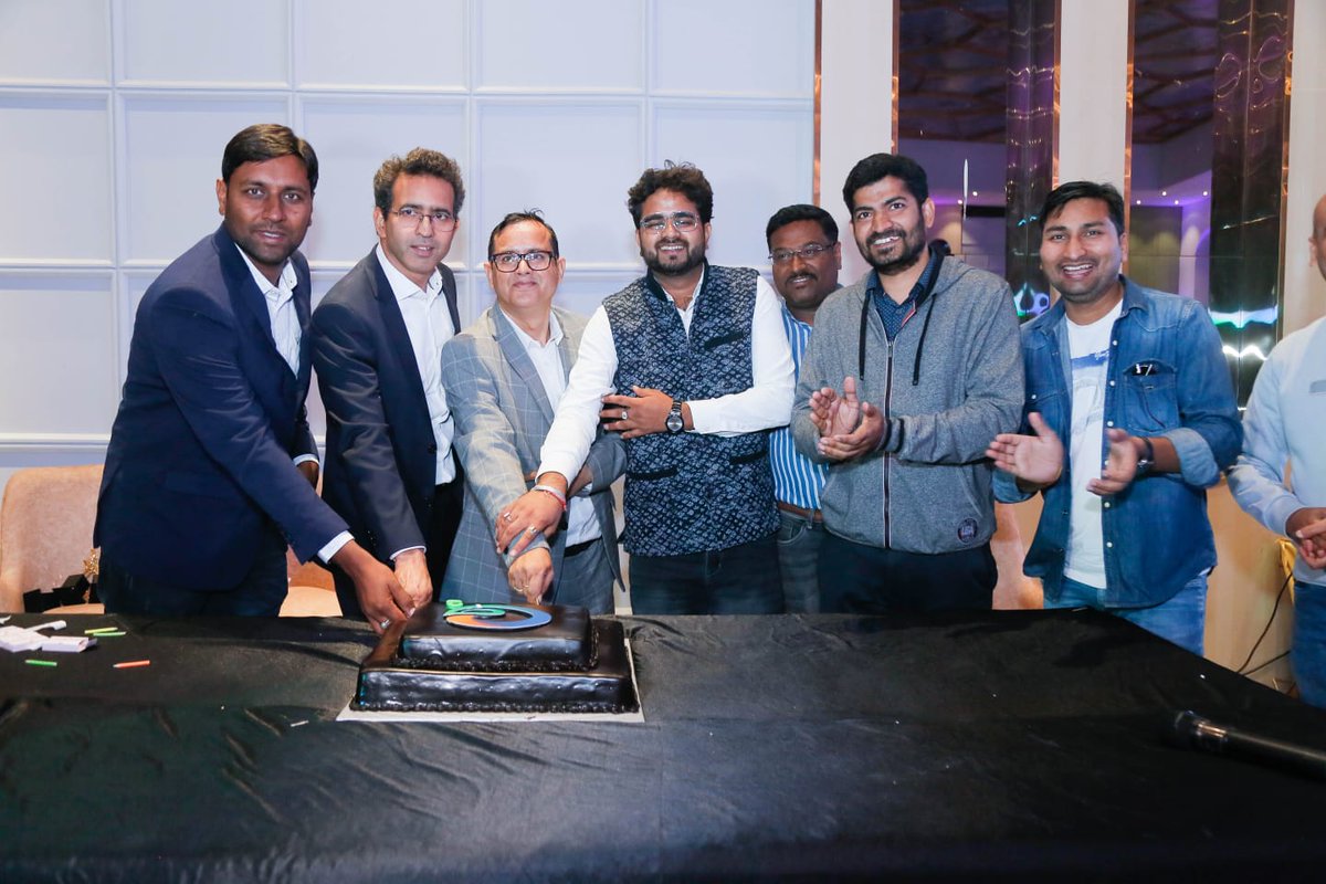 O2Power_India's tweet photo. 1/2
#O2PowerTurns3
And almost the entire team turned up to celebrate these three years of believing in the goals, of pursuing the dream together, of walking hand-in-hand, of building together....
#oneteamonedream #O2PowerFamily https://t.co/Wvrv8V8jZk