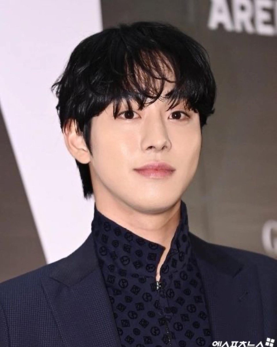 PloyVoranan's tweet photo. 2022.11.23 수상을 진심으로 축하합니다🎉🎉👏
Congratulations on winning the award🎉🎉👏 #ARENAKOREA #AAwards
#안효섭 #AhnHyoSeop #PaulAhn #อันฮโยซอบ #安孝燮 #アンヒョソプ #사내맞 #강사장 #강태무 #KangTaeMoo #너의시간속으로 #ATimeCalledYou #낭만닥터김사부3 #DrRomantic3 https://t.co/8UhSZZ0wnv