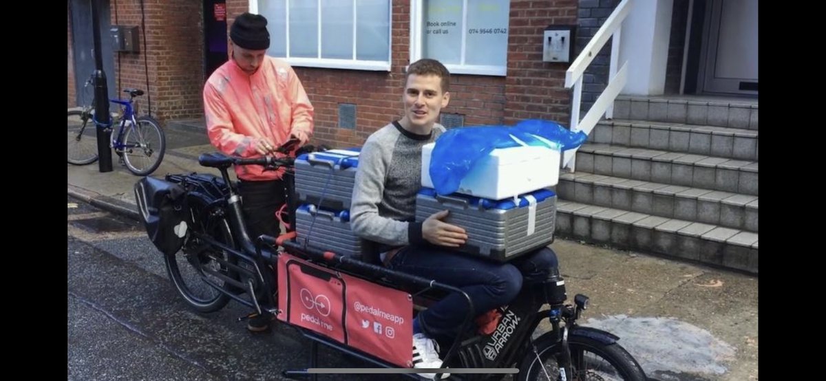 SimonSa23626003's tweet photo. @OWandsworth Absolutely, clearly the issue here is that the hearse is not a #CargoHearse and all the mourners are not being ferried to the church on #CargoBikes #Undignified #NastyLTNs #ForcedCycling #ItsNotWorking https://t.co/UaDJy5Cqce