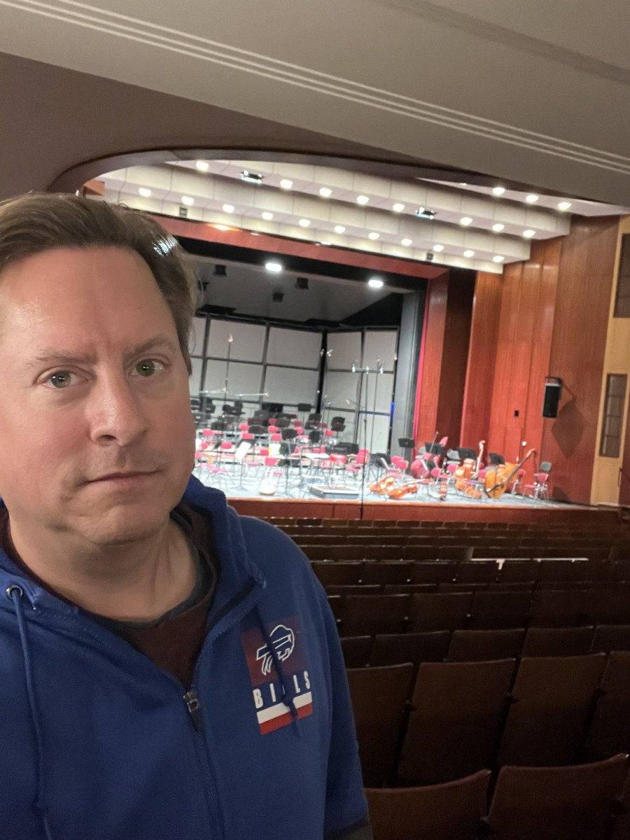 JasonVieaux's tweet photo. I’m here in #Gotha Germany to record the European premiere of the wonderful #HowToLove for #guitar and strings composed for me by @avnerdormanmusic with @thphil_gth_esa and maestro #MarkusHuber Lovely town #classicalguitar #classicalmusic #concerto #worldpremiererecording https://t.co/C3sB9fQXdr