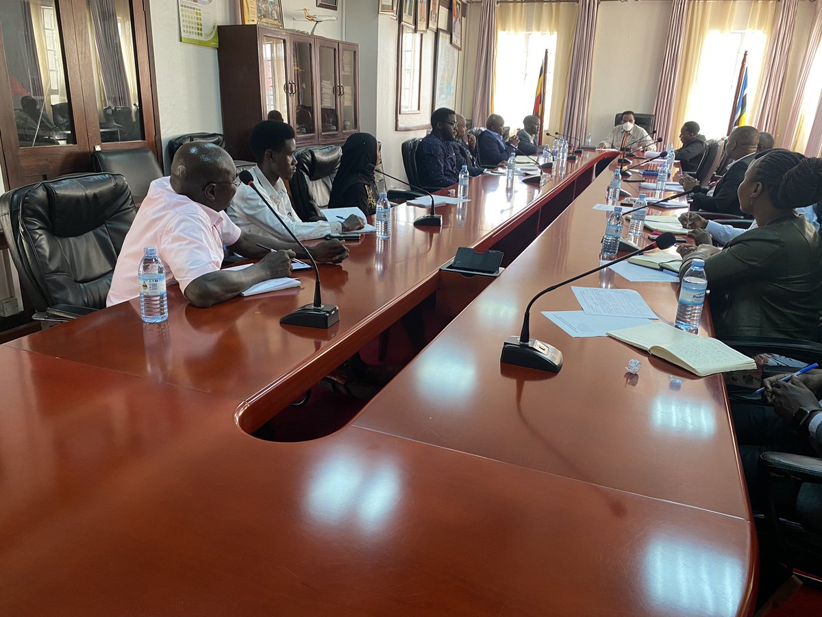 ICYMI

We were hosted by <a href="/MoWT_Uganda/">Ministry of Works & Transport</a> for a discussion on how best to professionalize the freight logistics industry. 
We resolved on fast tracking the RIA Self Regulation Bill, whose progress was halted by Covid-19. 

<a href="/FEAFFA/">FEAFFA</a> <a href="/PSF_Uganda/">Private Sector Foundation Uganda</a> @TradeMarkEastA <a href="/URAuganda/">Uganda Revenue Authority</a>