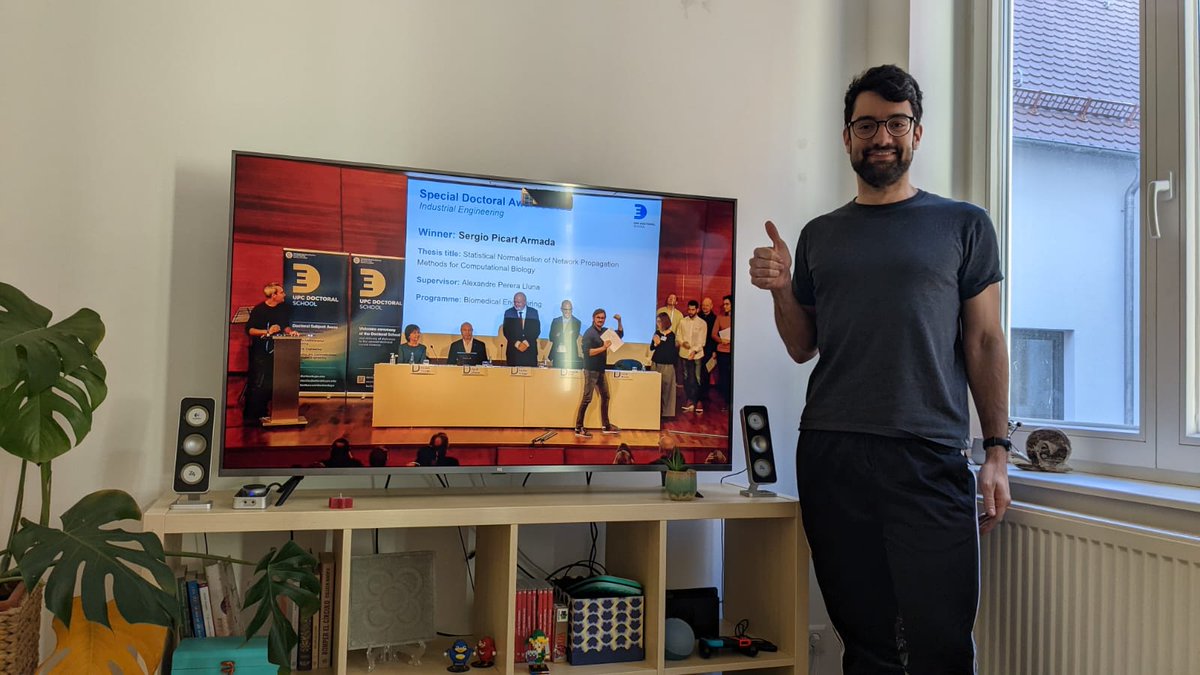 b2slab's tweet photo. Dr. Sergio Picart receives the Special Doctoral Award for his PhD Thesis "Statistical Normalisation of Network Propagation Methods for Computational biology". The talk could be followed at https://t.co/PrtrN0I1a7 https://t.co/OLfKpeV0fY