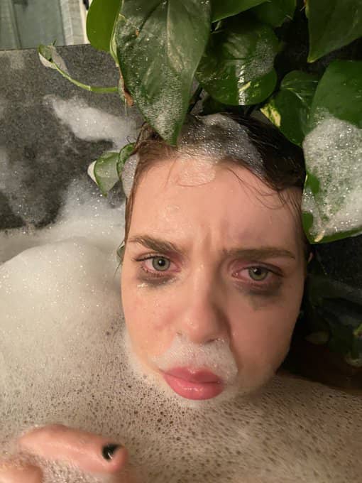 Lyndsay59768383's tweet photo. Regardez ma tête après que j'ai fini de prendre du bedo et quelques bières 😜😂🤯 ,mais ça fait du mentalement 
Vient dm si tu as de quoi payer et s'éclate comme des fou 🤪 https://t.co/PzIxmS2OAs