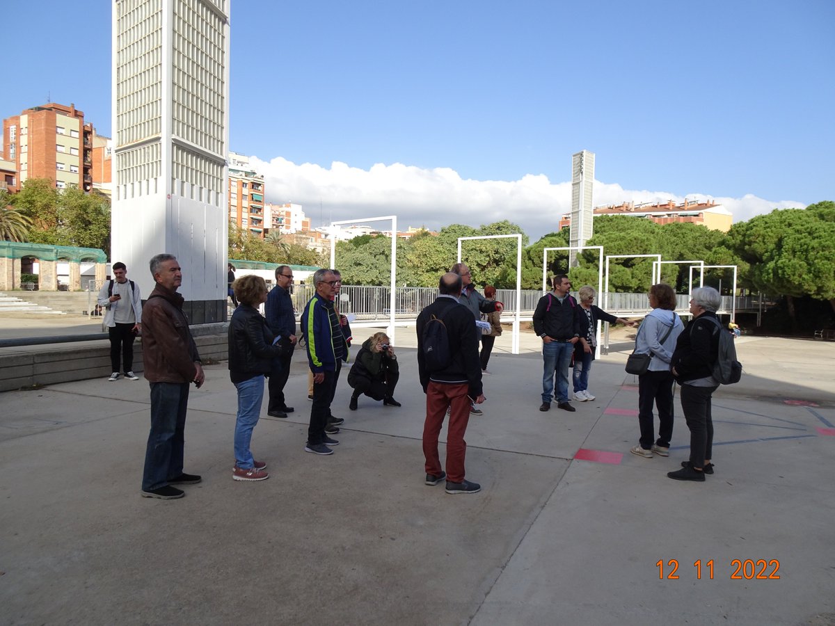 avvc_ca's tweet photo. Fem fil amb fotos de la Gira fotogràfica reivindicativa pel Parc del Clot del 12/11, del veïnat que ens les han enviat per correu-e. Podeu trobar totes filtran amb el "hashtag" #arregleuJaParcClot.
Les d'en Miguel Padilla corresponen a l'inici de la gira: https://t.co/6fl7QL3WnO
