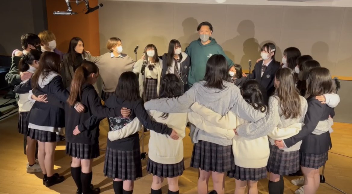 HSC_osm's tweet photo. 配信LIVEをご覧下さいました皆さん！
ありがとうございました(^○^)

アーカイブが残っています🥹
まだの方は、是非ご覧下さい😆

次回の配信LIVEは、
12月26日を予定しています🎉🎤

はじめてのクワイヤーYouTube生配信で
ドキドキしましたが
凄く楽しかったです🌟
#クワイヤー #高校生 #歌 https://t.co/xlLJnAVg1a