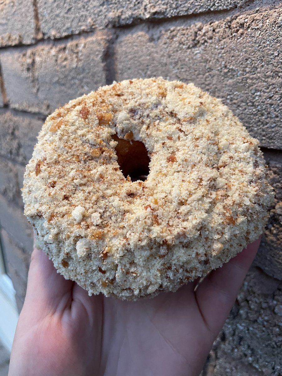 GHoleDoughnuts's tweet photo. Celebrating 10 years of Toast &amp; Butter!! Our insanely popular OG flavour, made with a whipped brown butter frosting, toasted sweet bread crumbs and cinnamon on top.

Often imitated, never duplicated ✌️ https://t.co/i844OESBe9