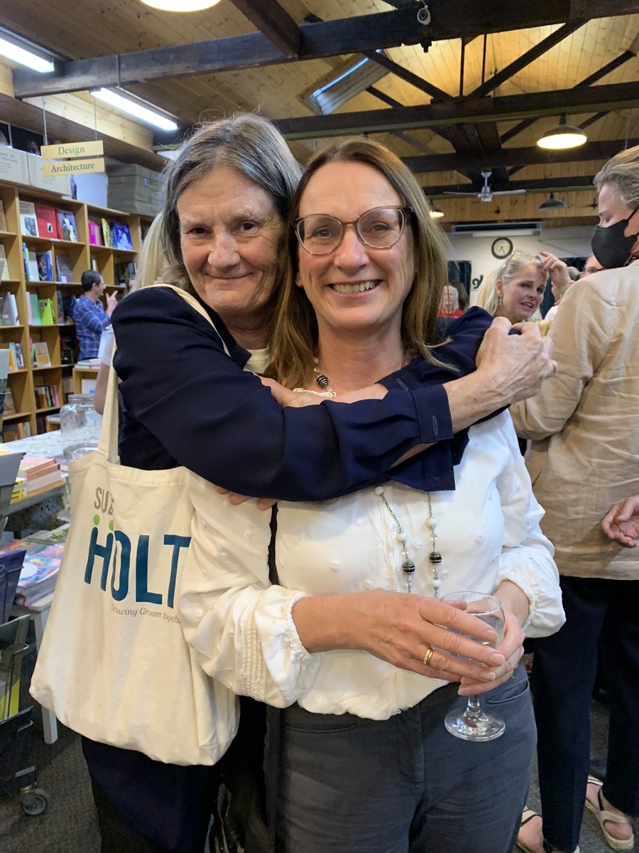 margokingston1's tweet image. 8. @Louise_Hislop, founder of @warringahvoices, camapign manger for @zalisteggall in 2019, talked her friend @leiniescarlett into founding @MackellarVoices then became @SophieScamps wingwoman for the #MackellarVotes campaign. She’s a #IndependentsDay movement  star.