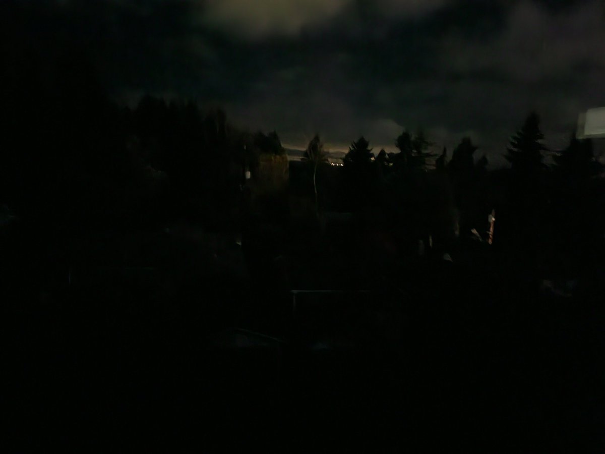 USSRi3eef's tweet photo. @SEACityLight Spooky 👻 https://t.co/QT7jcS2MIv