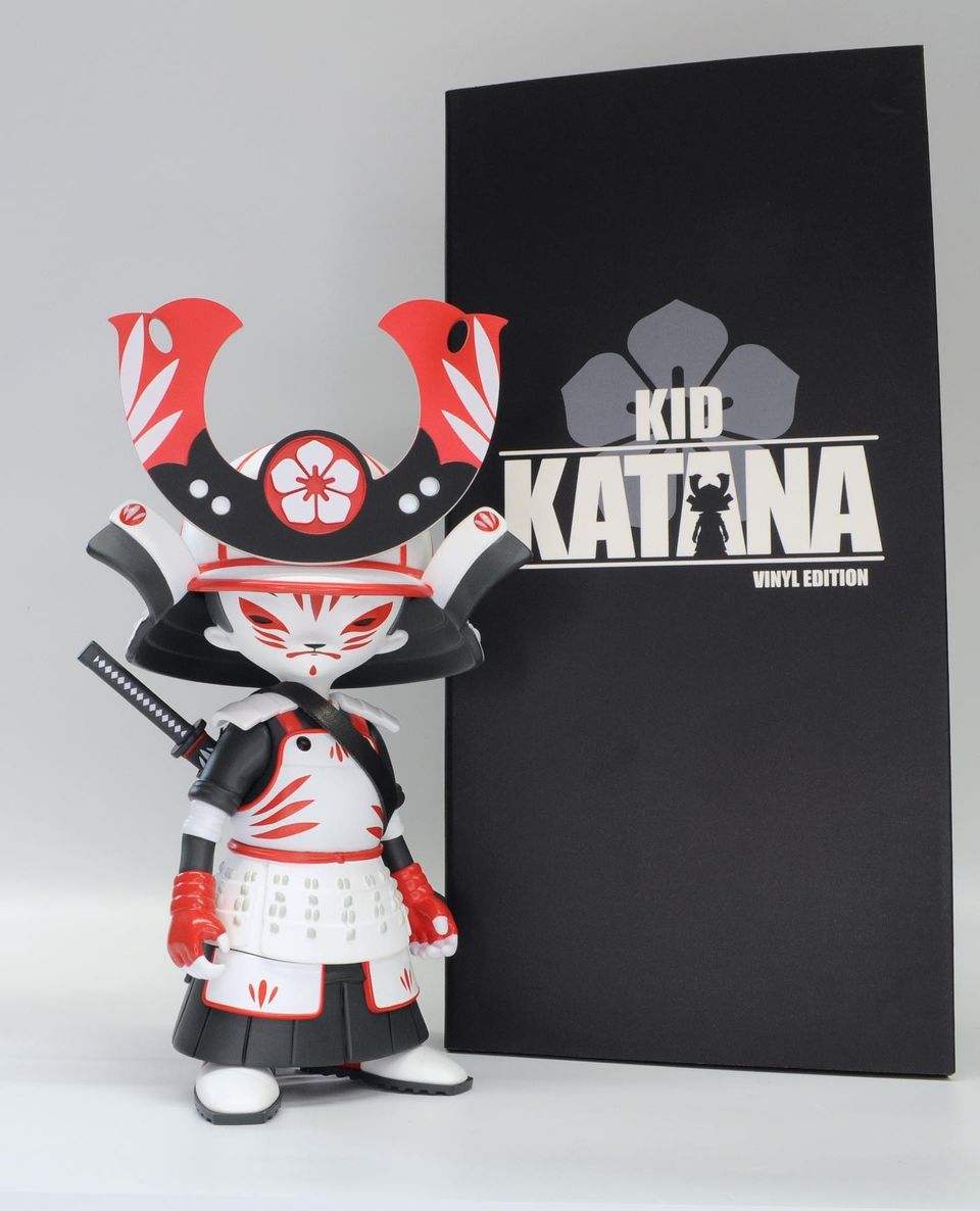 toysrevil's tweet photo. #toynews: The remaining pieces of Kid Katana 0008 (Kitsune) from @2PetalRose (following the initial release at #UnboxFest / #toynews on #TOYSREVIL: https://t.co/33DHuykmDW) will drop 17:00 GMT Friday Nov 25th on https://t.co/ybCnbc2RaN.
#designertoy
#toyblog #toysrevilblog https://t.co/8ZyvNqS5cm