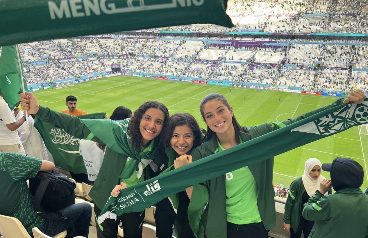 abdul_jz's tweet photo. @kunbi7fusion @fikeinred @kr_io_ @elpenquista1 @3rtix @nocontextfooty Don’t let the western media brainwash you like sheep. As I said. They obviously have their own choice, if they want to go watch the games, then they can. Just like this picture: https://t.co/w2nf0rmaK2