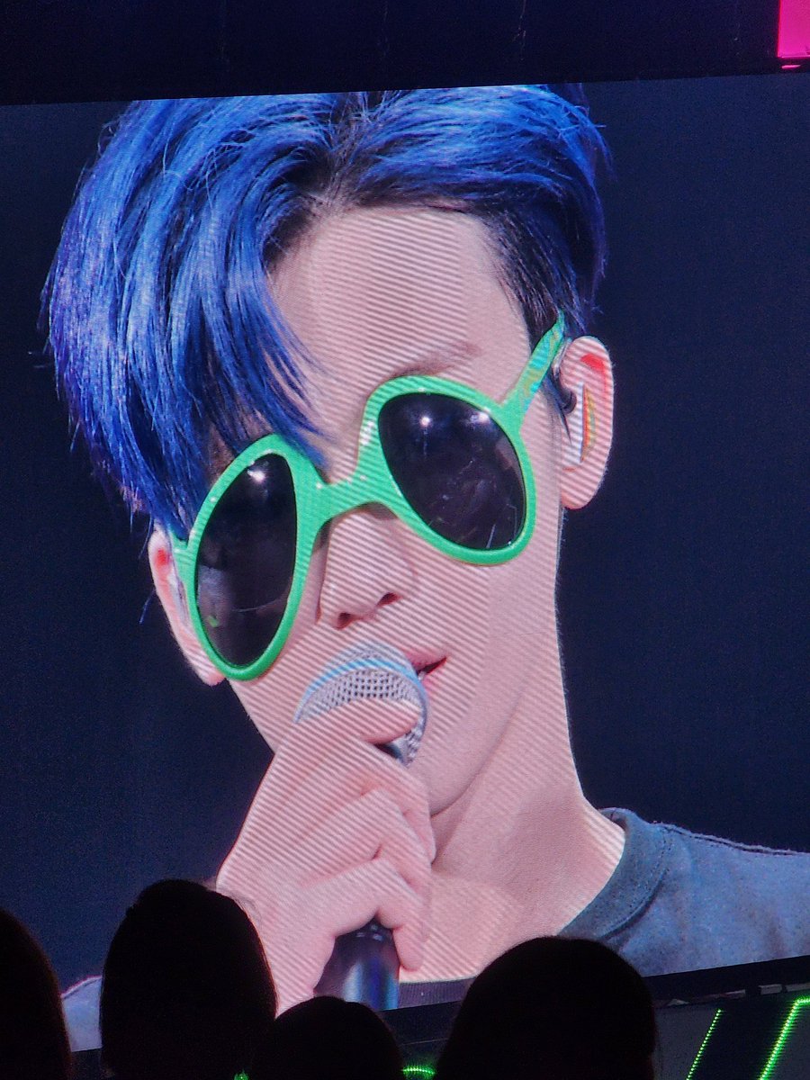 najaeminedit's tweet photo. jaemin with his alien glasses 😭😭 https://t.co/tBWk7imi4Y