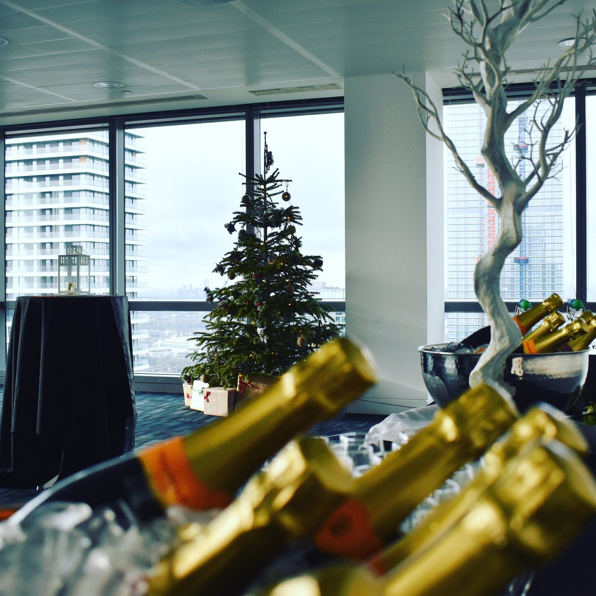 🎅 We still have availability for #ChristmasEvents! 🎄
🍽️ We have packages to suit everyone; from festive sit-down dinners to merry drinks receptions. Let’s make #Christmas doubly special this year! 🥂 ow.ly/wx7H50LLNOU
#ChristmasParty #Venue #Event #Eventprofs #Events