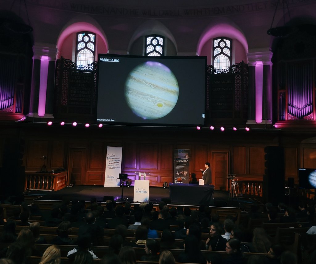 edu_in_action's tweet photo. An incredible session from @AffeliaW about Jupiter's Aurora 🌌 to kick off today's #GCSEScienceinAction event.

Affelia also completed their PhD just TWO DAYS AGO! Big congratulations and we can't wait to see what you do next!!! 🎉 https://t.co/NFZqiH87xW