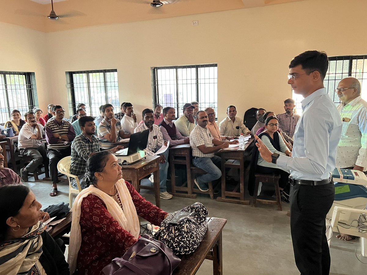 Polling Staff training 146-Padra <a href="/CollectorVad/">Collector & DM Office Vadodara</a> <a href="/CEOGujarat/">Chief Electoral Officer, Gujarat</a> <a href="/mayankpatelGAS1/">MAYANK PATEL</a>