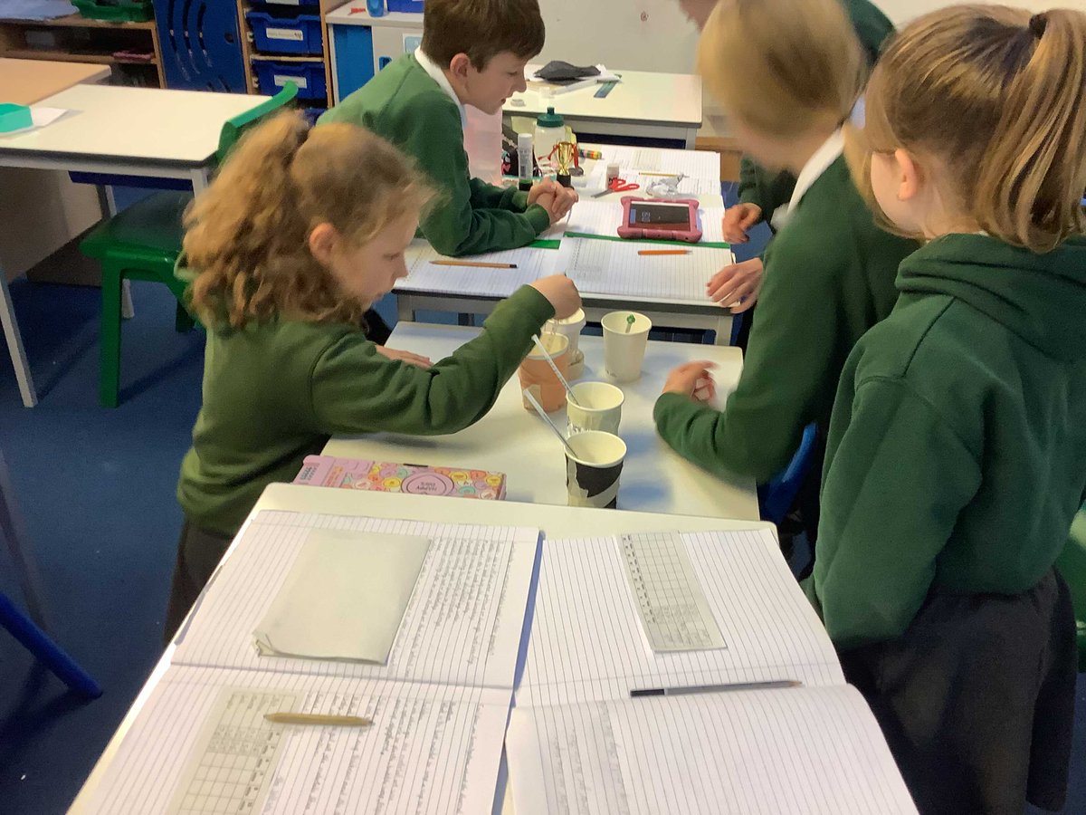 oakclasshh's tweet photo. In Science we carried out investigations into thermal insulation. We were testing to see which cups would keep the drinks warm for the longest time. We then made conclusions from our results to say what we found out. #HighHamScience https://t.co/19k9eAE3BJ