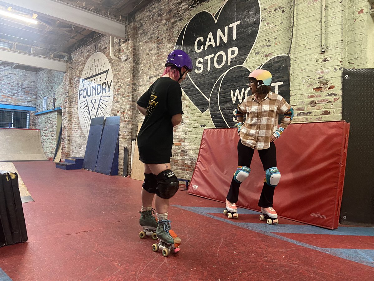 SkateTheFoundry's tweet photo. Skateboard or roller skate❓You choose 🤔. We now offer lessons for both 🛹🛼. Next time in Philly, stop by and shred with us.

 #Philadelphia #skateboarding #rollerskating #Skatepark #DailyNews #winteriscoming https://t.co/5vYugKnlWT