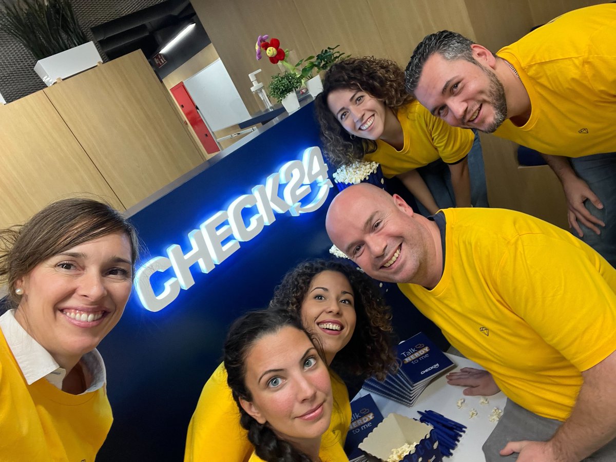 check24es's tweet image. Ayer, en colaboración con el equipazo de #PHPMad, celebramos un nuevo meetup. Holger Woltersdorf, fundador del Usergroup de PHP de Dresden, fue el ponente invitado y explicó en qué escenarios la librería FastCGI puede ser la mejor solución. #meetup #it #joinus #php