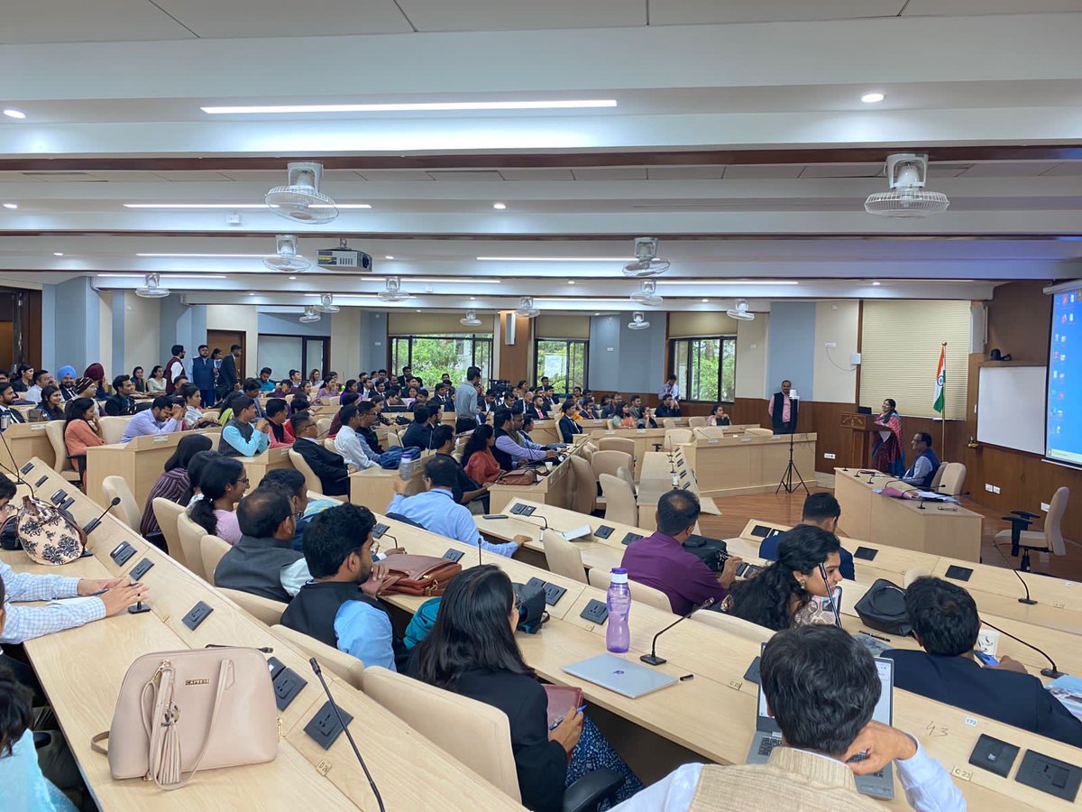 BIPP_ISB's tweet image. #KnowledgePartnership with Lal Bahadur Shastri National Academy of Administration
@BIPP_ISB is collaborating with @LBSNAA_official to handhold &amp;amp; support officer trainees to critically analyse major schemes in #India 🇮🇳
#LBSNAA #civilservices #administration #publicpolicy