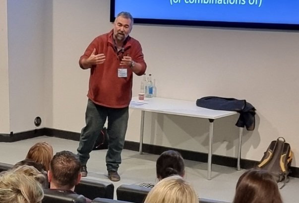 LIVE from the #EmergencyServicesMentalHealth Symposium - Richard (pictured) and Seb from @bluelightsymph are running a session on ‘Music Therapy in the Emergency Services’

#ParaHealth #Paramedic #ParamedicsUK