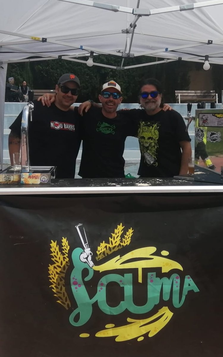9BirrasFest's tweet photo. A més de 2 vells coneguts del barri com són Scuma Beer i Hazteunlitro, tindrem una nova cervesera que ho està petant. 
Orient Street Brewery, cervesera gipsy formada per homebrewers que aquest any s’han decidit a fer un pas més enllà i començar a produir birres per tothom. https://t.co/nq2PtV1DW7
