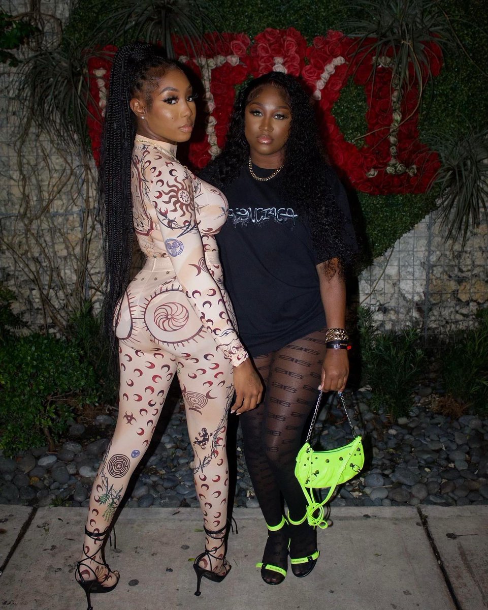 Keshj___'s tweet image. You my treacherous lil twin so you know that we locked in , it's whatever for you ❤️