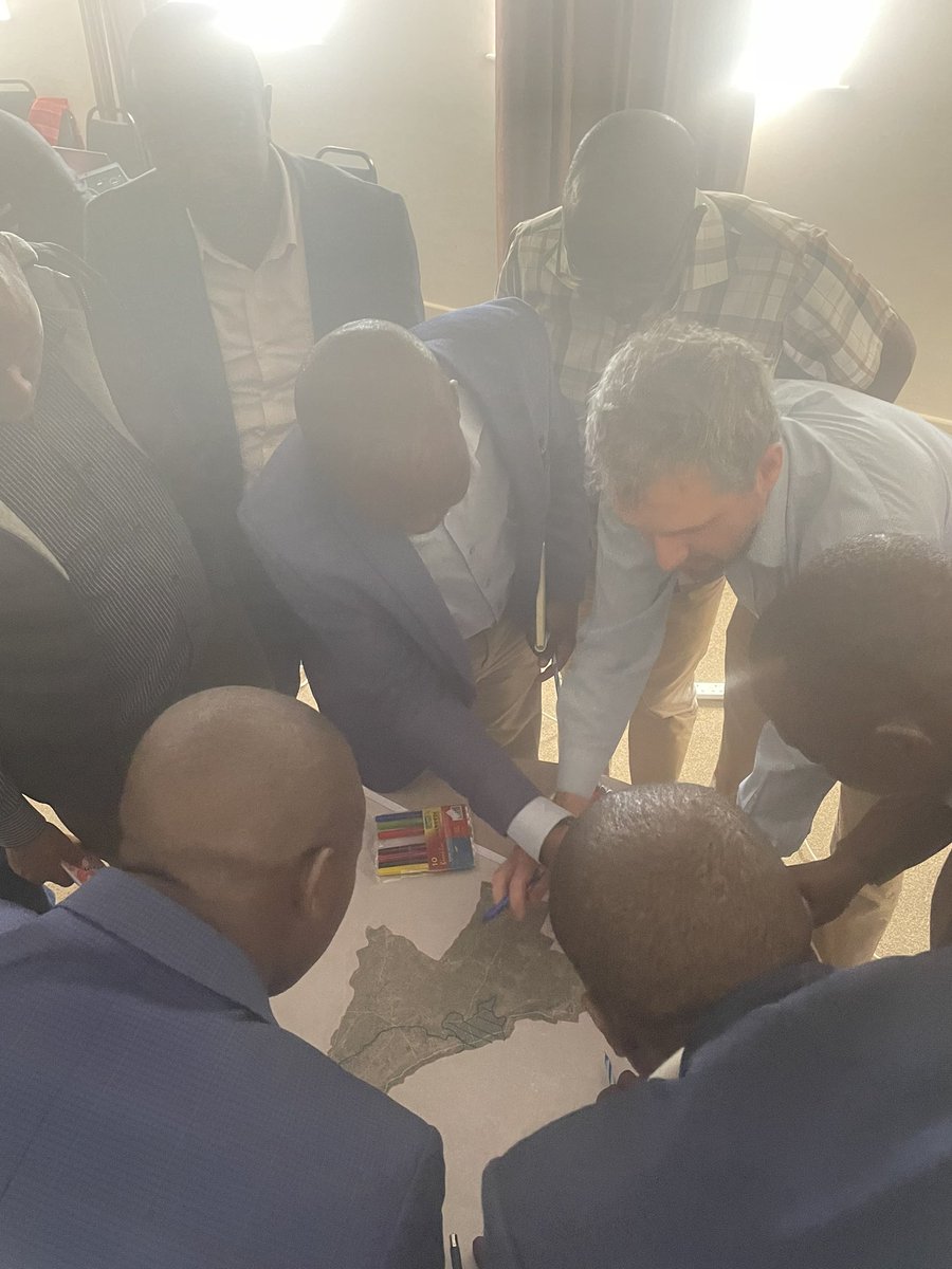 IvanBruce's tweet photo. Excellent workshop with @KajiadoGov in #kenya getting the pens &amp; plans out to build #resilience into planning systems https://t.co/qy3hmeIheq