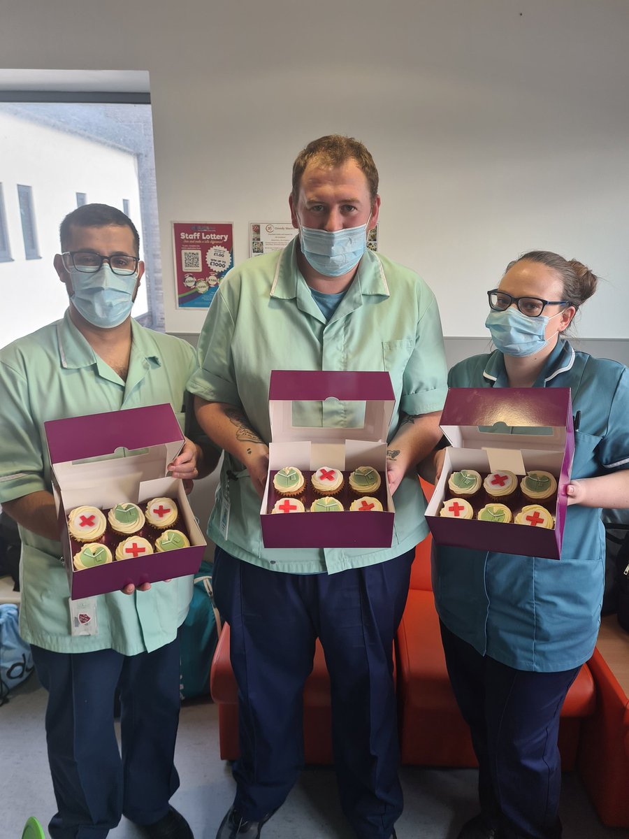 💚HAPPY NURSING SUPPORT WORKER DAY💚
Thank you for everything you do for us nurses and for all the hard work you put in to help care for our patients on AMU. 
<a href="/lesley_gaw/">Lesley gaw</a> has kindly bought some cupcakes to show you our appreciation ☺️ #NursingSupportWorkersDay