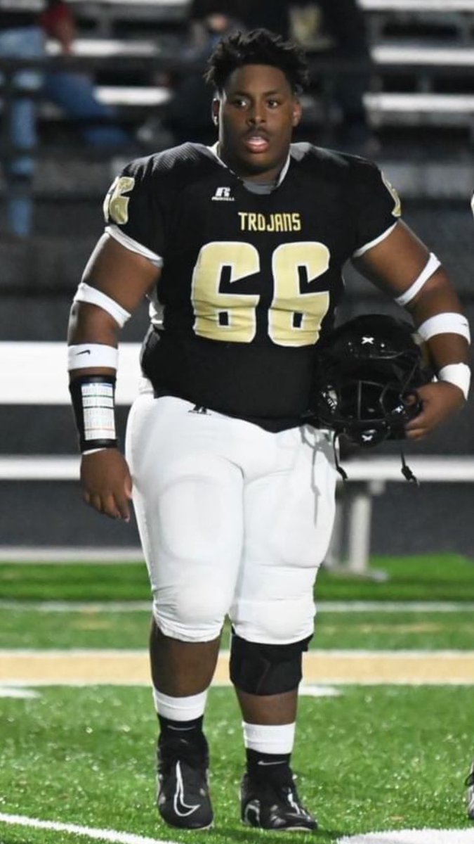 jtmuneyy1's tweet photo. #AGTG Blessed to be selected amongst the best in the Memphis area to compete in the All-Star Liberty Bowl
@coachmichael06 @_CoachCraft @StarMillington @johnvarlas @CSmithScout @MTrojanSports @KevinCobbs @_CoachBrewer @DeionSanders @CoachMack_Tenn https://t.co/krTV4SAmDB
