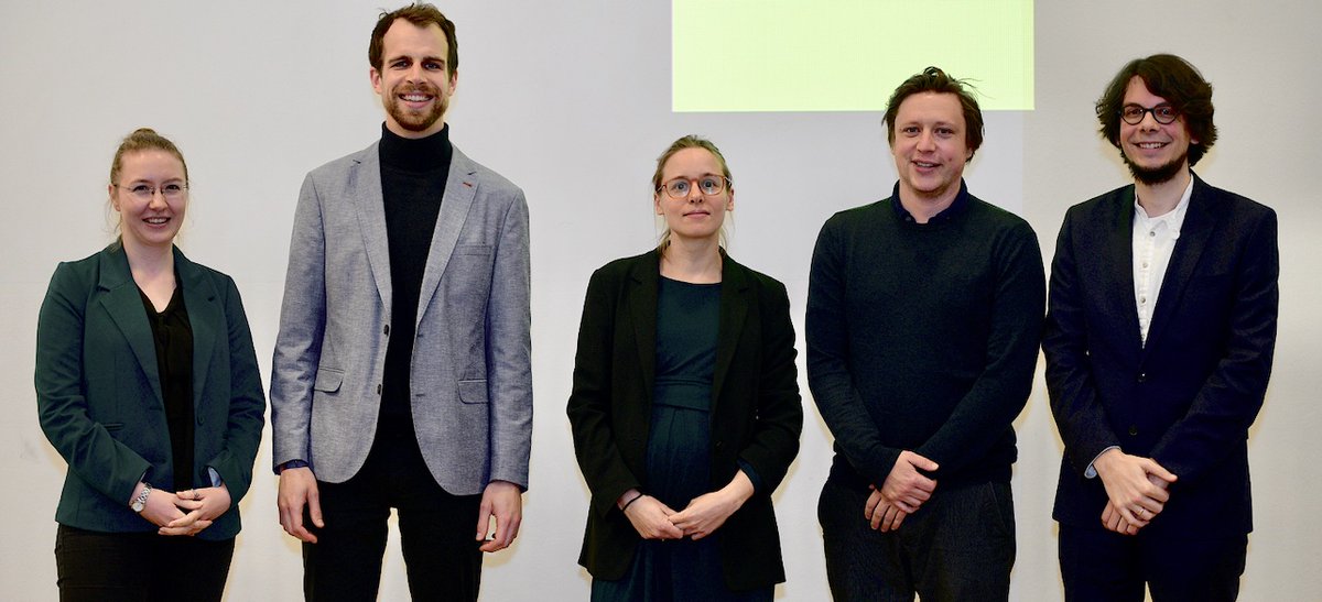 awhamburg's tweet photo. Impressionen von unserer #Jahrfeier m. offizieller Begrüßung der neuen Mitglieder und #YoungAcademyFellow|s. Außerdem erhielt #SinaSchorn @BiogeoMPIBremen den #JoachimJungiusPreis 2022 aus Händen von Akademiepräsident #MojibLatif @GEOMAR_de. #Erdsystemforschung👏🏽
Fotos Alan Orpin https://t.co/P3FEjnKiwz