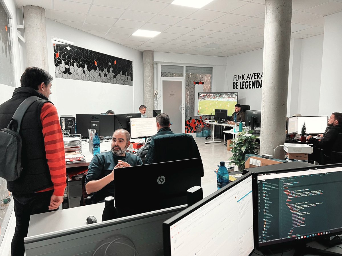 En Agromarketing hay tiempo para todo…

Work &amp; Sport apoyando a la #seleccionEspañola 💪🏻