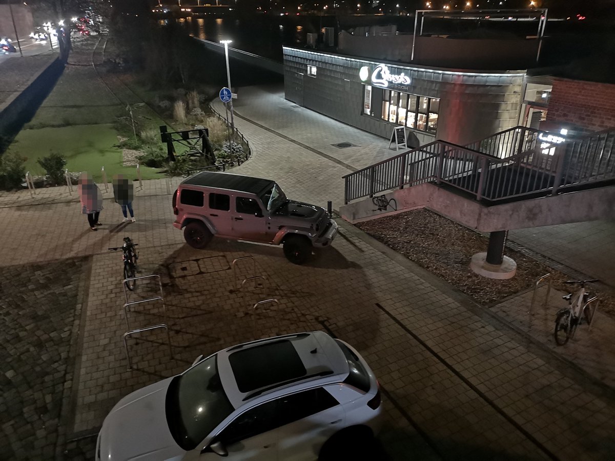 EinRobert1's tweet photo. #Parken ist auch wichtig ☝️🧐

#Elbpromenade am #Domfelsen in #Magdeburg, jetzt.

https://t.co/mXUOFe637q

@ottoparkt @fussverkehr_de @Ottostadt #Parkloch #carrogance https://t.co/X5zDebEnWm