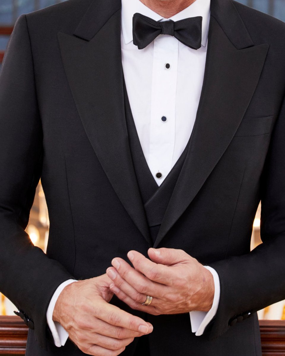 AlanDavidCustom's tweet photo. Are you ready for your #blacktie event?
#Formalevents usually mark some of our life's most important &amp; precious moments. This is why only a custom #tuxedo will do 🤵‍♂️
https://t.co/sZUOMQBkLc

#menswear #mensstyle #suits #suitstyle #mensfashion #suitfashion #bespoke #bespoketailors https://t.co/63Fsnf03bJ