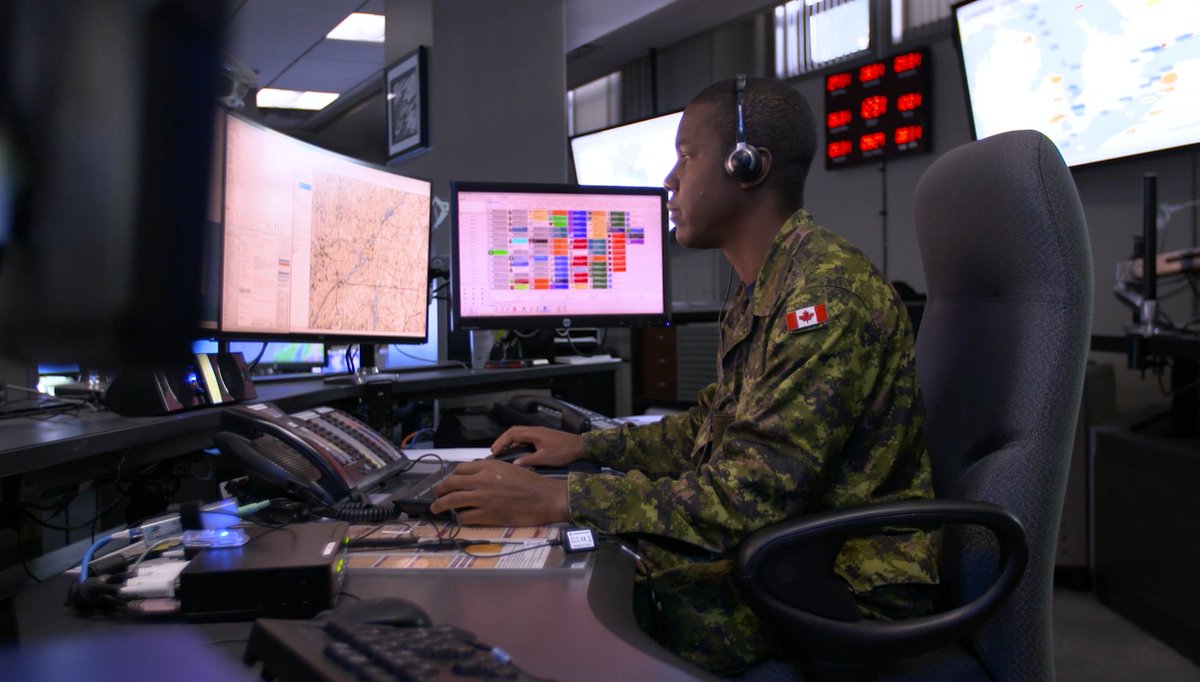 CanadianForces's tweet photo. Aerospace Control Operators operate radar, computer, communications, and other sensor systems for the surveillance and control of airspace โ๏ธ. Theyโre also space-cialists and monitor objects that could pose a threat to assets in space ๐ฐ๏ธ๐๐ฝ๐ธ: https://t.co/zasulcA6oh https://t.co/mSUAWBVh5T