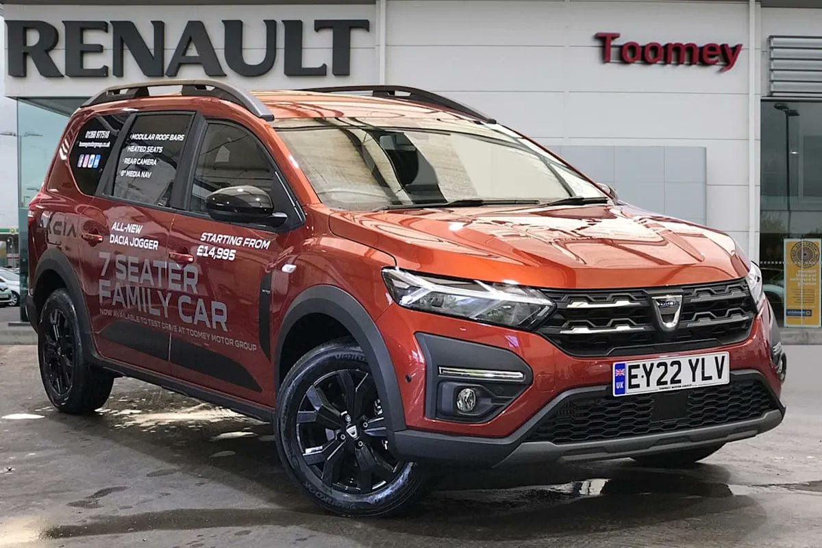 DEAL OF THE DAY: £1,340 off a Dacia Jogger. In need of a cheap seven-seater? For £18,000, you could get this 22-plate Dacia Jogger in top-spec Extreme SE trim, saving cash and cutting the wait time for a new one buff.ly/3Oz0k6H