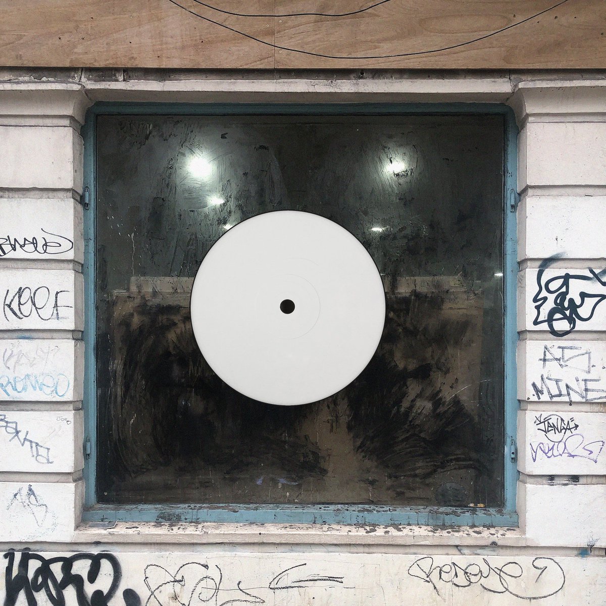 Bot1500 - Surreal
16.12.22

Listen to 'Chartreuse 8' now and pre-order the limited vinyl via bandcamp.

bot1500.bandcamp.com/album/surreal