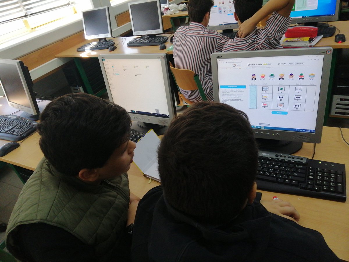 nassar_simone's tweet photo. Les étudiants de la classe de 4èmeA ont presente le concours castor-informatique. @Hhhsinfo @sawan_dounia @DidiSaleh10 https://t.co/hNyIRcKedx