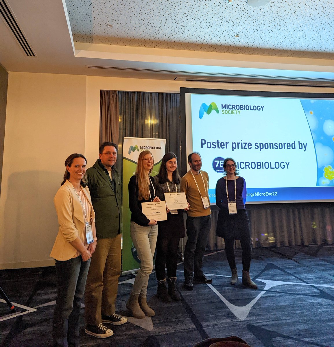 MicrobioSoc's tweet photo. Huge congratulations to our poster prize winners Sanne Westhoff from @UU_University and Louise Flanagan from @UniofBath at #MicroEvo22!
Sponsored by Microbiology (#MicrobioJ): https://t.co/VPhEcJvpYx #PublishingForTheCommunity https://t.co/aHtCW67Kjj