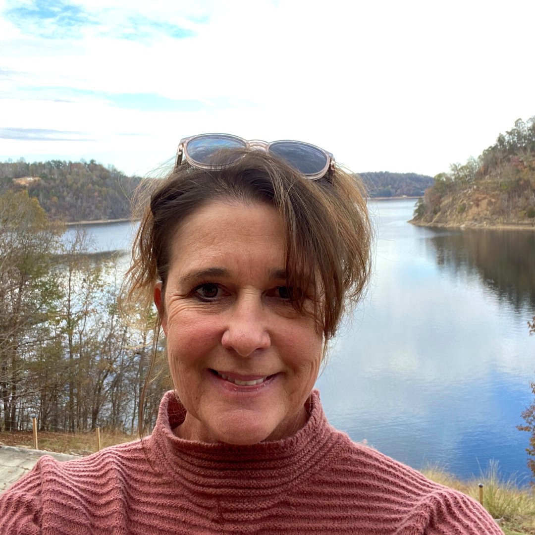 One of our agents, Melissa, on her final walkthrough before closing yesterday. Look at that view! 😍👍

Melissa Dodge
Lake & Coast Real Estate Co. 
melissa.dodge@lakeandcoast.com

#lakeandcoast #finalwalkthrough #closing #smithlake #smithlakealabama #smithlake #lewissmithlake