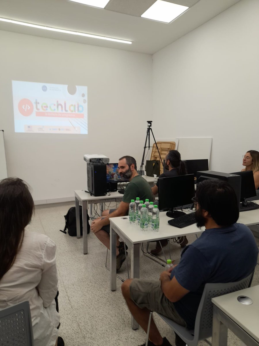 cyber_fd's tweet photo. Visita a #UNRaf junto a docentes, colaboradores y estudiantes del Tecnólogo en Informática sede Paysandú . Gracias por recibirnos y compartir actividades! 
@UtecGlobal https://t.co/Shscms7xWI