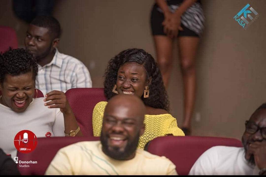 GhanaNdwom's tweet photo. You take your money go bet, now see! Come buy ticket before they finish you kwatakwata 😂😂
Laughter is better than PAINS 😂
#Laughline! This Saturday.
Venue : Silverbird Cinema ( Accra Mall )
Time : 6pm
Rate : 60Ghc ( Single ) 100Ghc ( Double ) 1/2 https://t.co/R7mW0FcAVJ