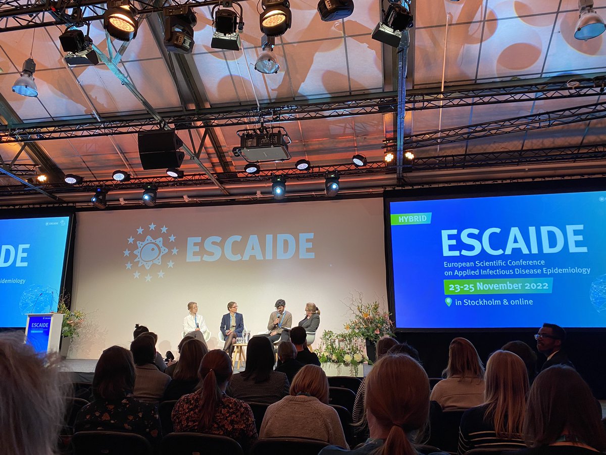 EANBoard's tweet image. What a great first day at #ESCAIDE2022! We are off to the cocktail reception. Don’t forget to vote for the best picture of the photo exhibition and the most exciting bar camp topic(s).