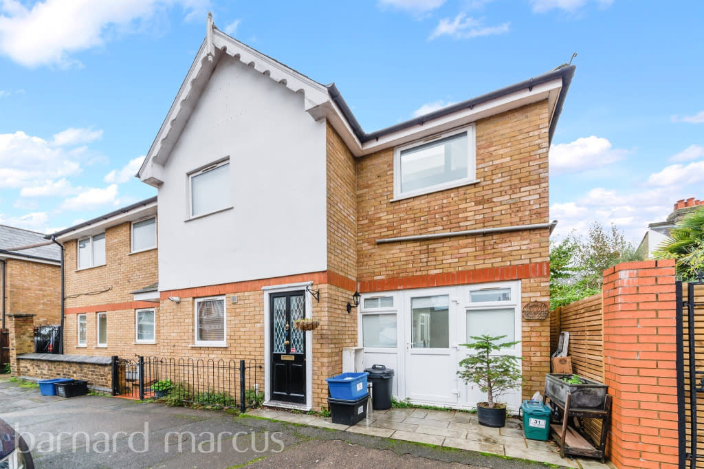 Barnard Marcus (BarnardMar) / Twitter