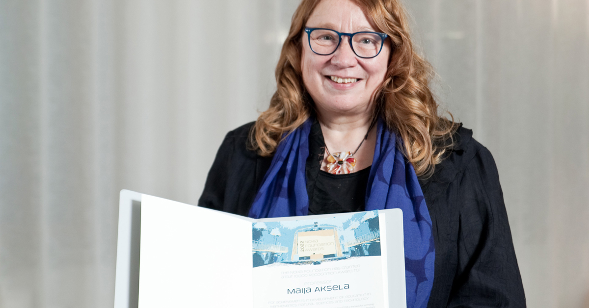 Maija Aksela received Nokia Foundation Recognition Award 2022 for her long-term efforts in developing the teaching in mathematics, natural sciences, environmental studies &amp; technology, as well as in strengthening science education. 👏✨🏆
#LUMA
