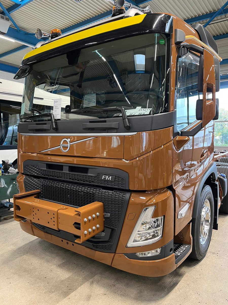 heimgartnerstef's tweet photo. Neues entsteht…..
Vorfreude ist die schönste Freude 🤩🚛🏗👷‍♀️🚧👷🏻🤎💛

#lastwagenkran #strassentransport #volvotrucks #fassicranes #notterkran #nüsslifahrzeugbau #heimgartnertransportag https://t.co/VsHFh2tYeC