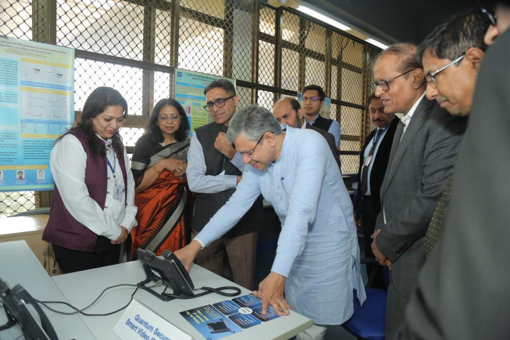 pib_comm's tweet photo. @AshwiniVaishnaw inaugurates Entrepreneurship Cell &amp; Centre of Innovation at @CDOT_India Delhi Campus.
Appreciates R&amp;D efforts of research &amp; assured full support in making C-DOT become a global leader in Telecom.

Release:https://t.co/wDuECZEBjg 

#atmanirbharbharat #Technologies https://t.co/fKsXWAX8rF