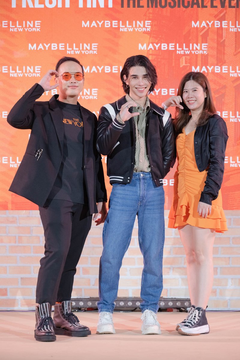 STARSOCIETY_TH's tweet photo. ครั้งแรกที่ #MaybellineThailand ยก New York Campus มาไว้ที่สยามสแควร์สร้างปรากฏการณ์ Make Up Musical LIVE Show ครั้งแรกของโลก พร้อมเปิดตัว ‘Fresh Face of Maybelline - Fit Me Fresh Tint’ “แอลลี่” ในงาน ‘Fit Me Fresh Tint The Musical Event’ https://t.co/Vsk25SpDle
#FreshTintEvent https://t.co/OQHy1bVWa0