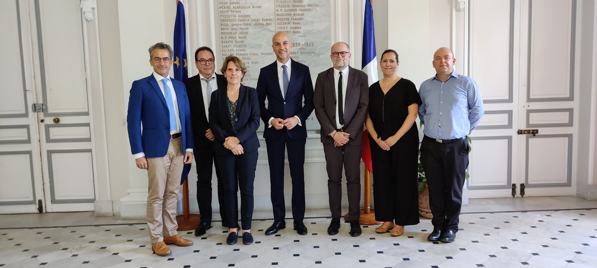 scazebonne's tweet photo. #Egypte 🇪🇬 J2. #Alexandrie. Échanges avec le consul général et le recteur de l'@USenghor. Visite du lycée français et échanges avec la communauté éducative. Déjeuner 🍽️ à la résidence de 🇫🇷 avec une délégation de @mlfmonde. Visite de l'antenne de l'institut français. #CEAlex #EFE https://t.co/GAvRjJxiGB