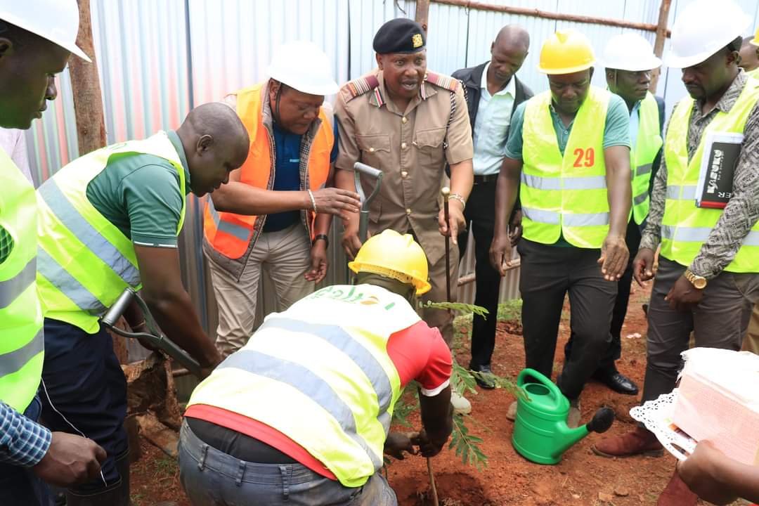 With CS Mining and Blue Economy Hon. Salim Mvurya together with Governor @HonOtuoma for the official commissioning of the 124 Million Mulukoba Landing site Project in Port Victoria Budalang'i. We will appreciate to have the project complete and operational.