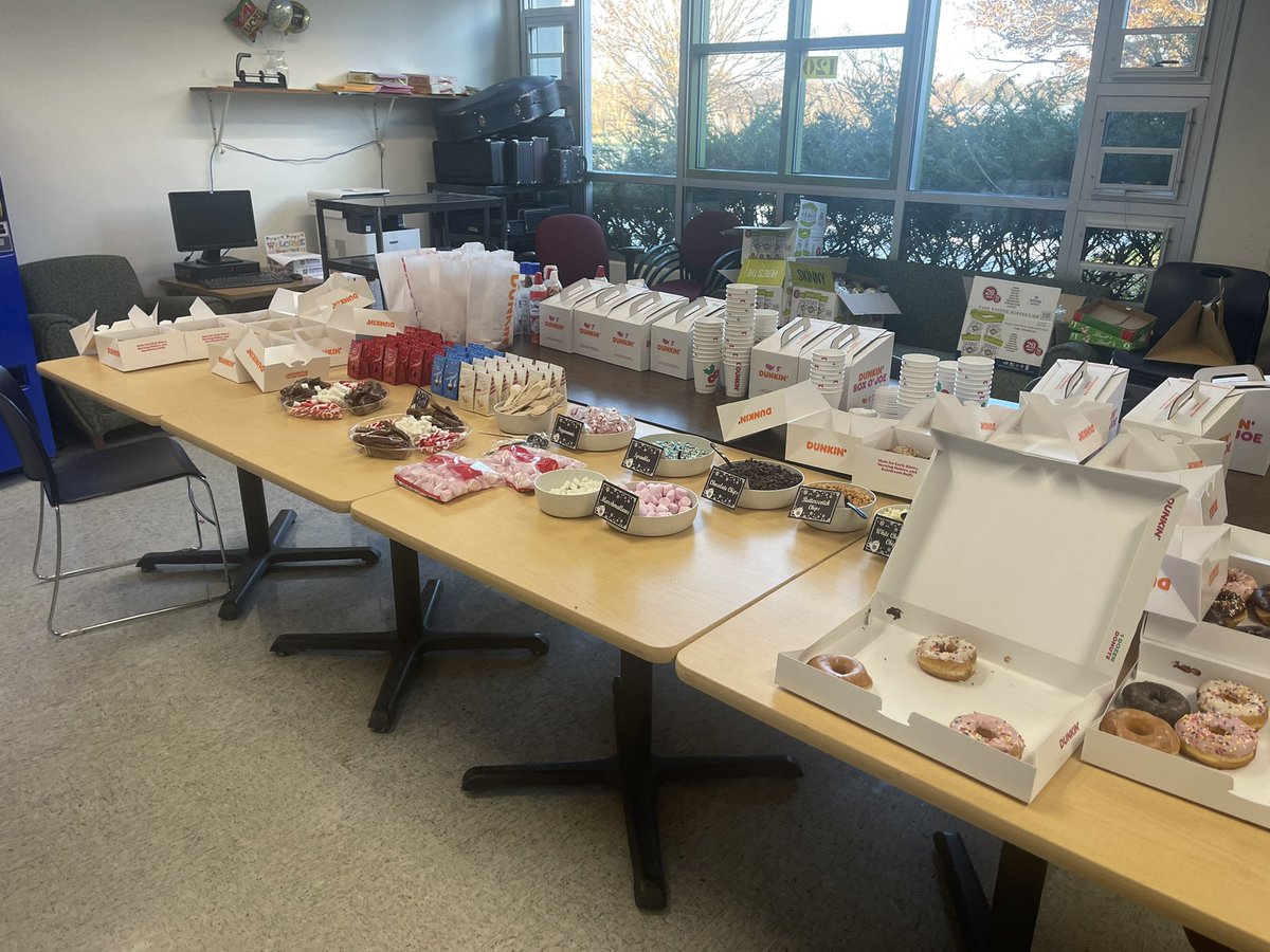 AmityMSBethany's tweet photo. ANSB is so Incredibly grateful for our so very generous, creative, and caring PTSO!  Happy Thanksgiving!!!! https://t.co/taBf7dm2B7